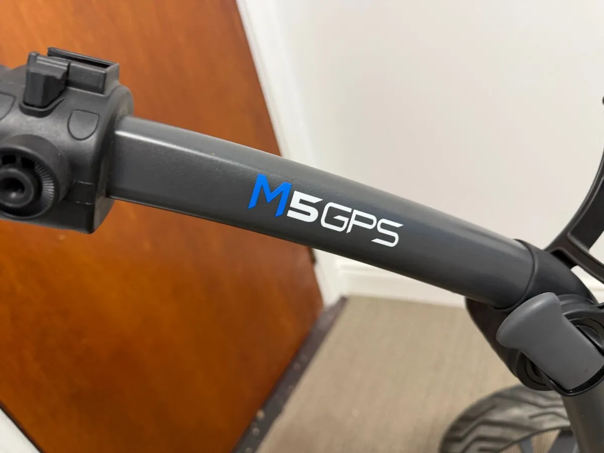 Motocaddy M5 GPS Ultra - 36 Hole Battery - Image 2
