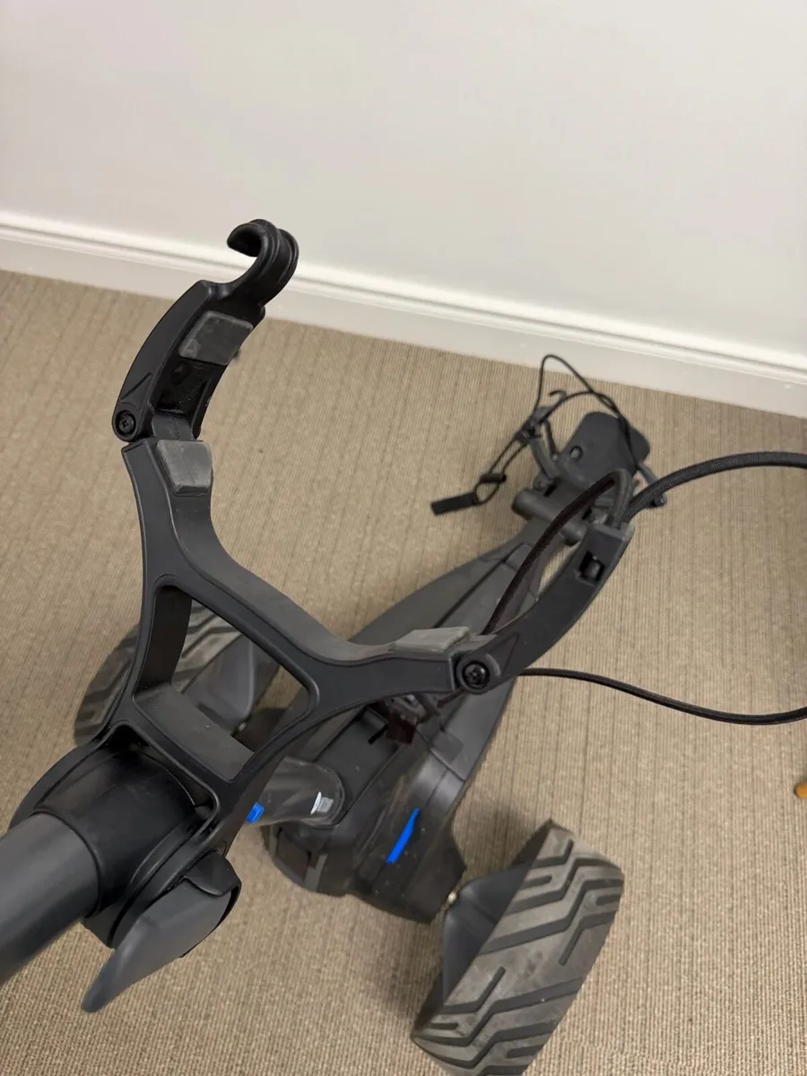 Motocaddy M5 GPS Ultra - 36 Hole Battery - Image 4