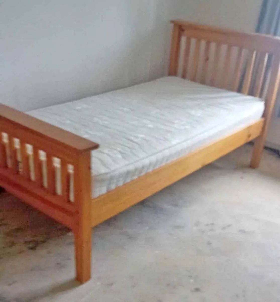 Stunning Good Quality Wooden Single Bed - Deliver - Image 1