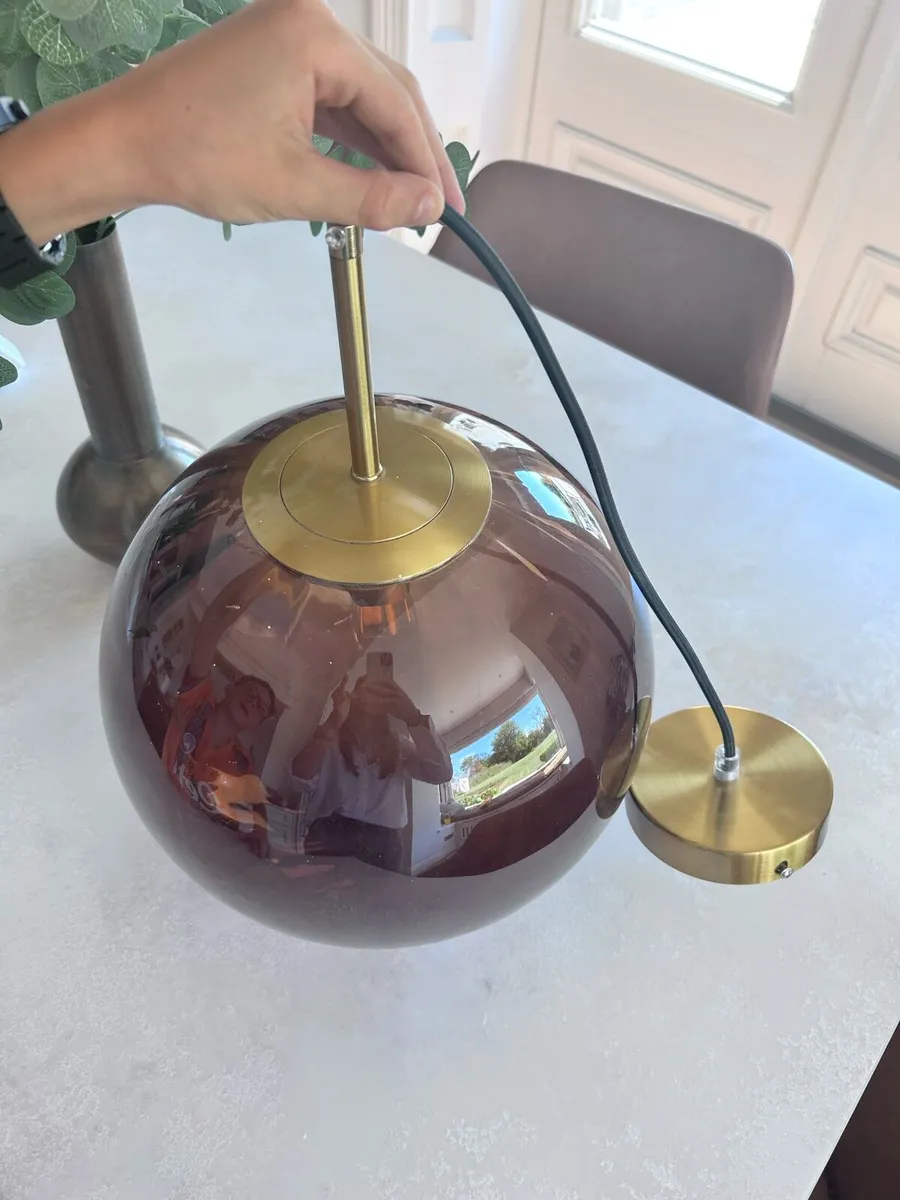 Amber ribbed glass pendant light - Image 2