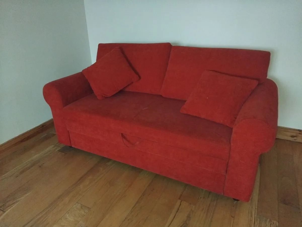 Two-seater couch with pull-out bed - Image 2