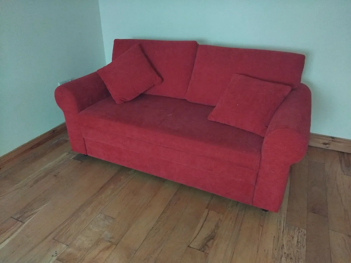 Two-seater couch with pull-out bed - Image 3