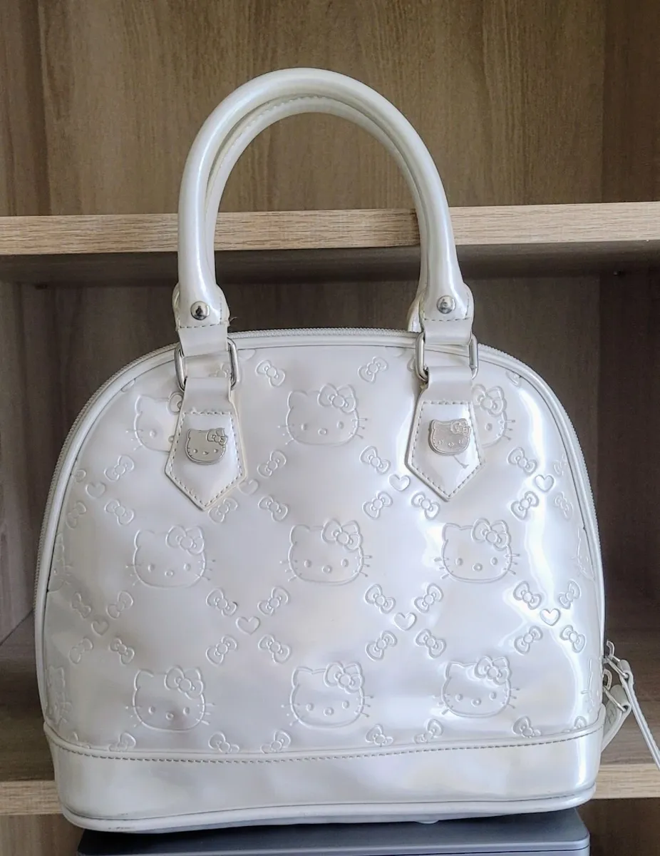 Official HELLO KITTY Handbag from Sanrio Store - Image 2