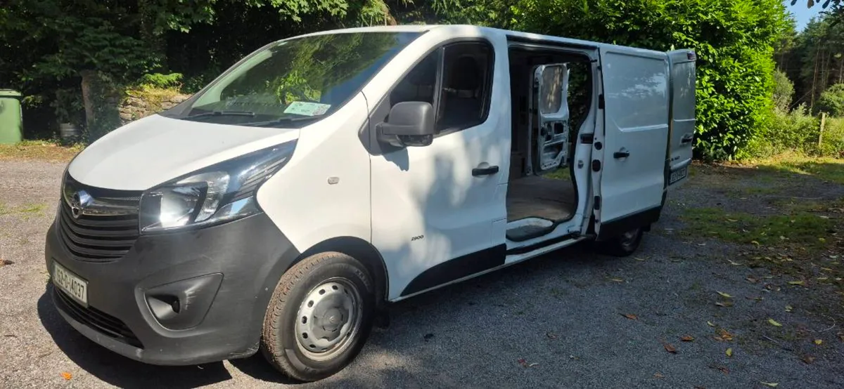 Opel Vivaro LWB 2016 - Image 1