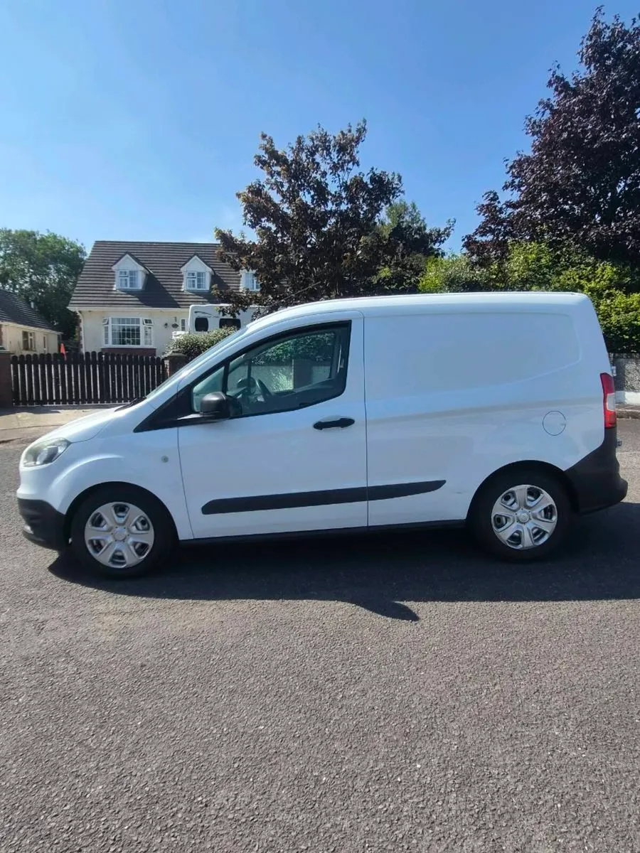 2016 ford courier - Image 4