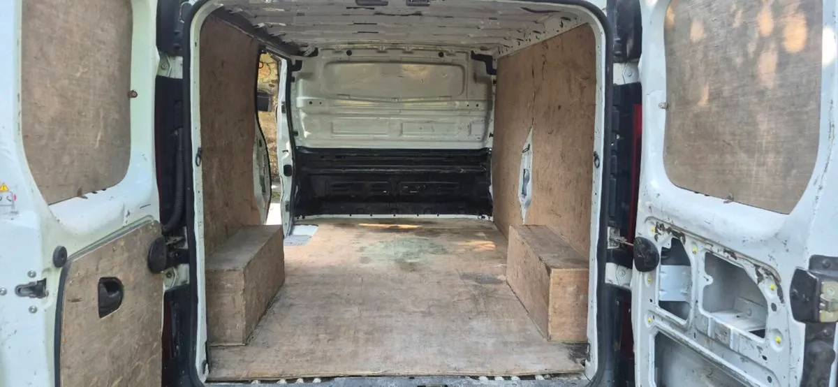 Opel Vivaro LWB 2016 - Image 2