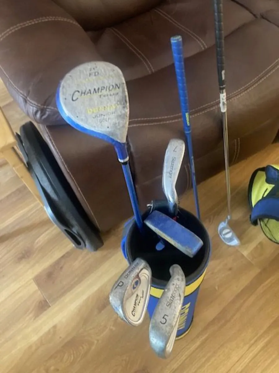 Childrens golf club sets and trolley - Image 2