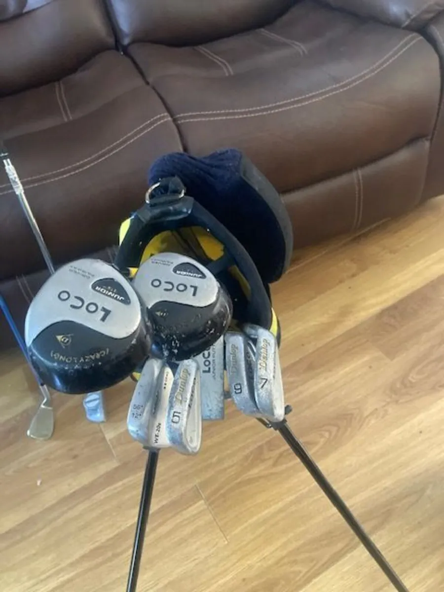 Childrens golf club sets and trolley - Image 4