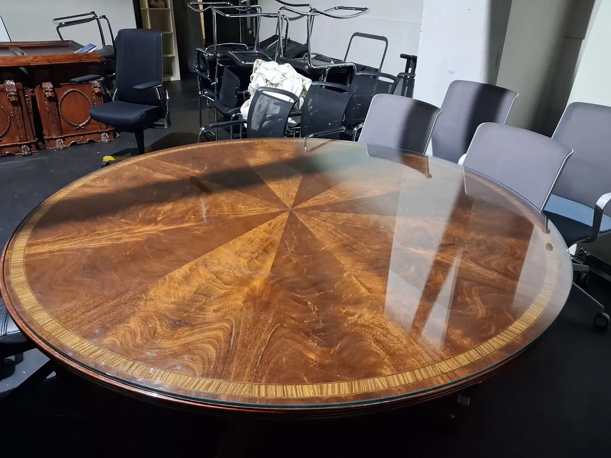 Online Offsite Furniture Auction - Image 4