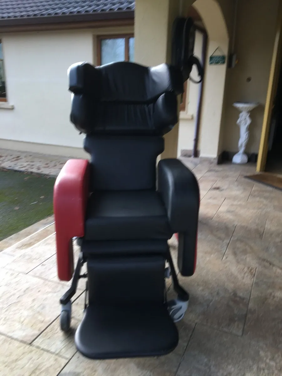 Orthopaedic medical mobile chair - Image 3