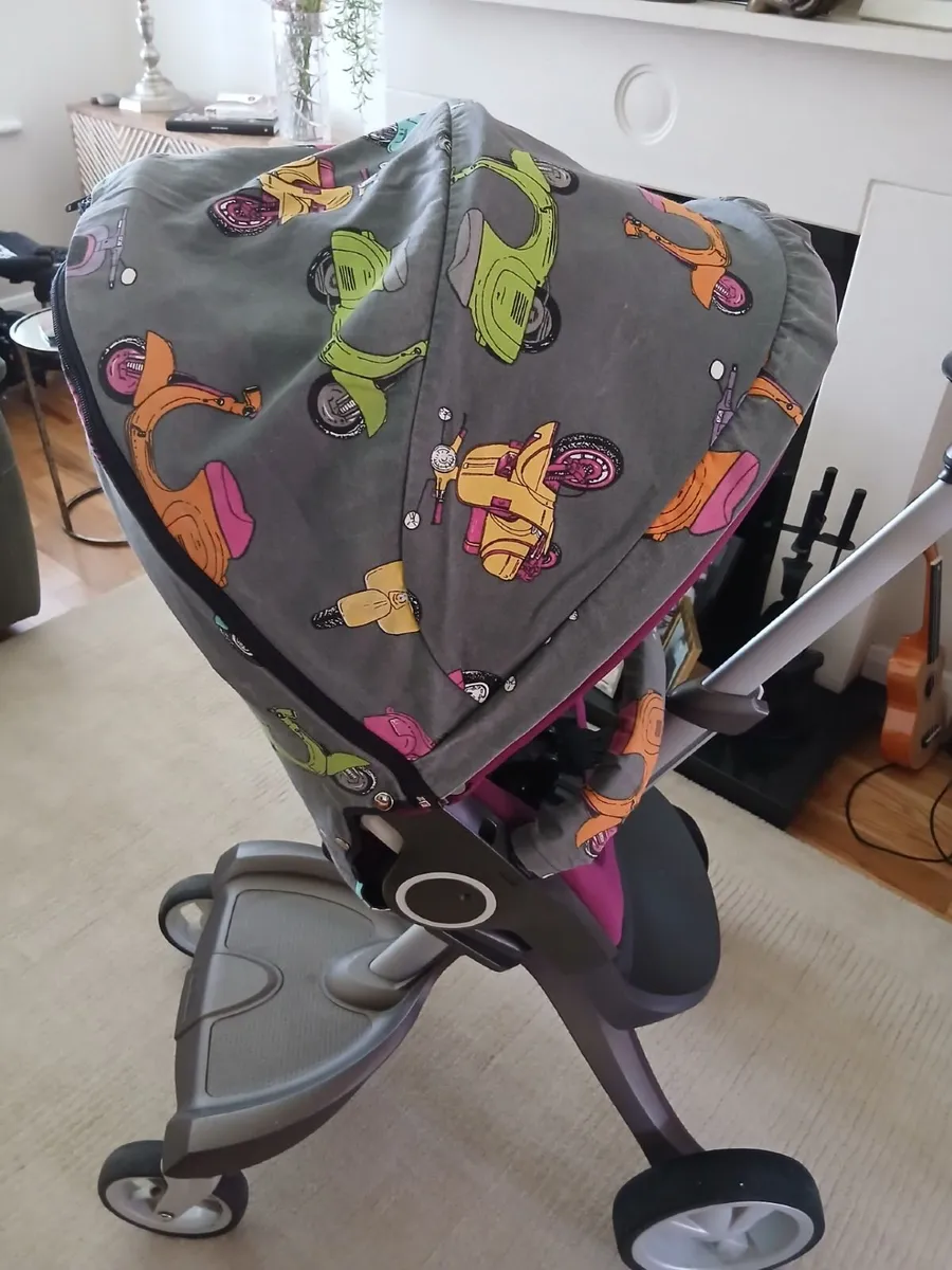 Stokke Xplory Buggy and Car Seat - Image 4