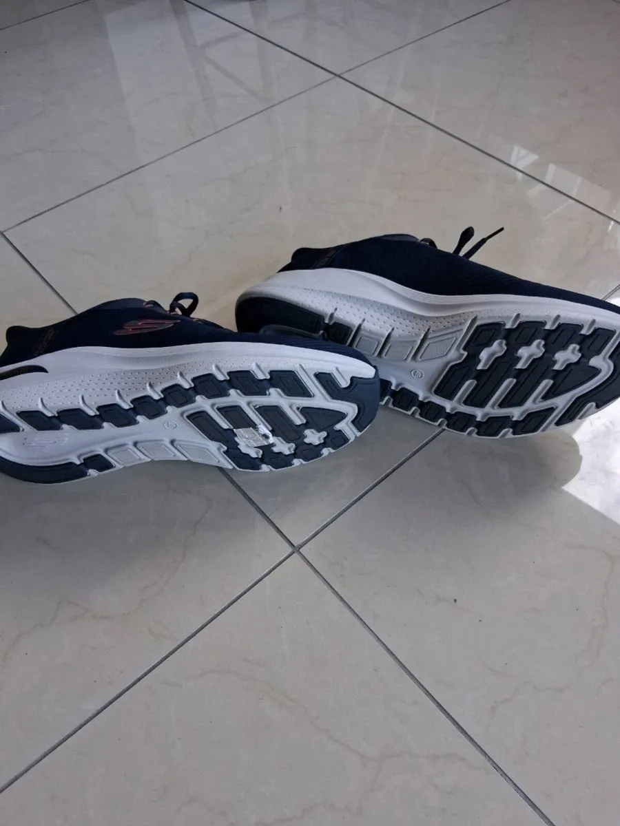 Sketchers runners - Image 4