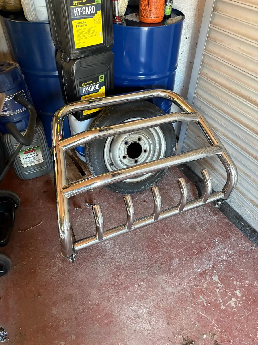 2008 Land Cruiser bull bar - Image 1