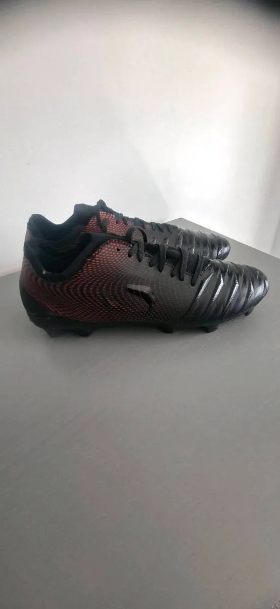 Mens Sondico Football Boots Size 9.5 - Image 1