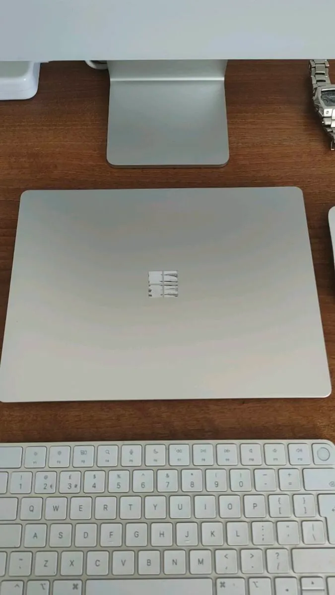 Microsoft Surface Laptop - Image 2