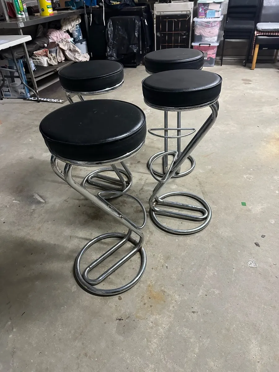 4 kitchen stools
