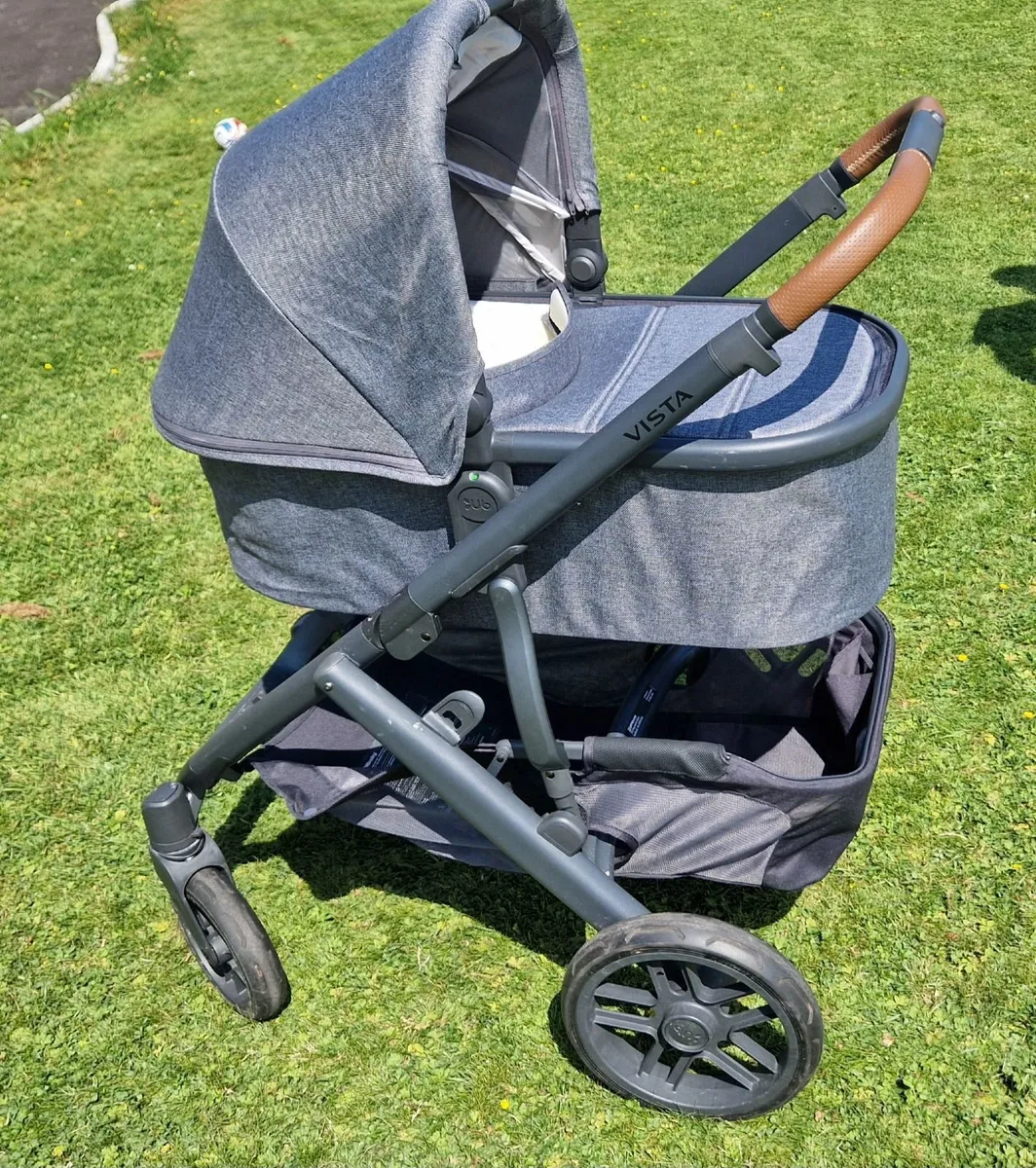 Uppababy vista V2 double buggy - Image 1
