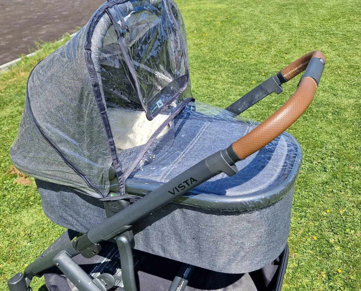 Uppababy vista V2 double buggy - Image 2
