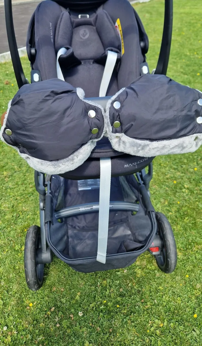 Uppababy vista V2 double buggy - Image 3