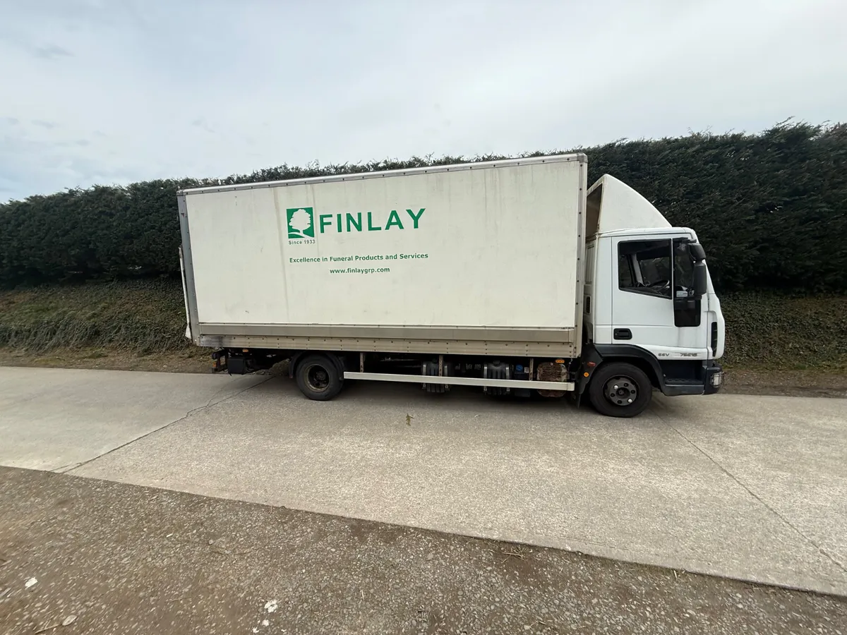 2012 IVECO  3930cc box body with Tail lift - Image 2