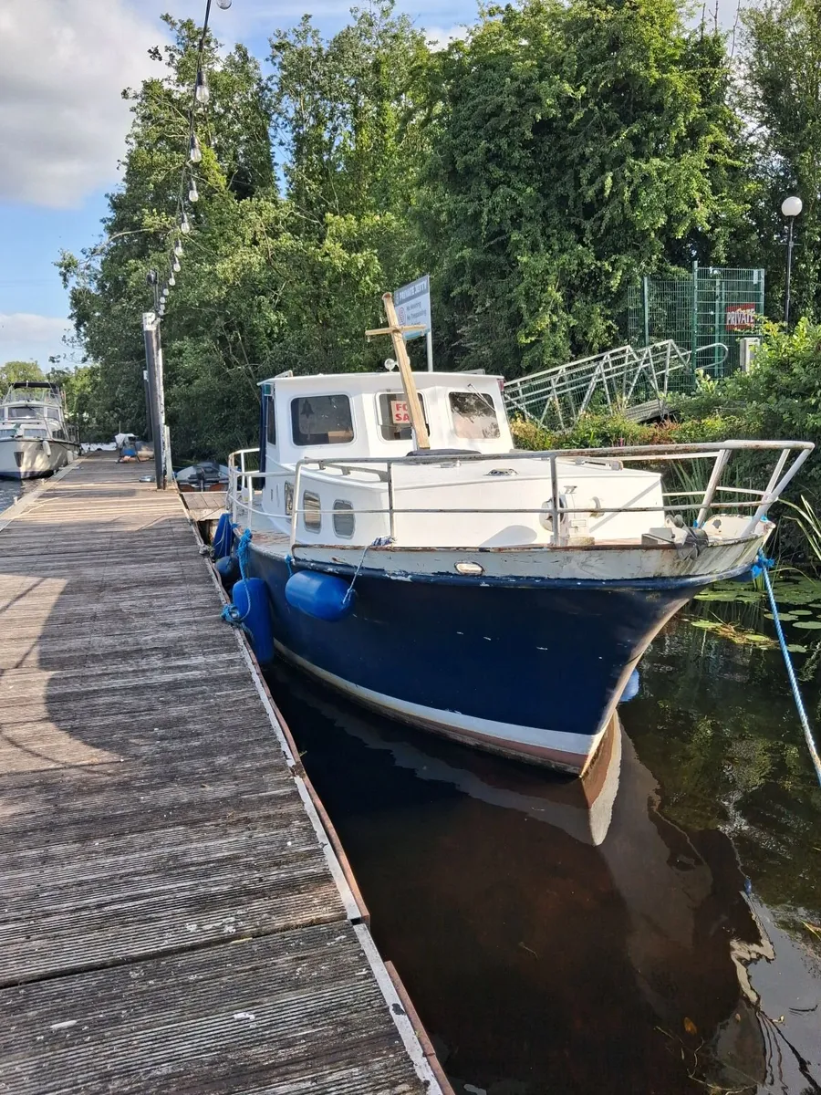 Dutch Cruiser Boat - Image 1