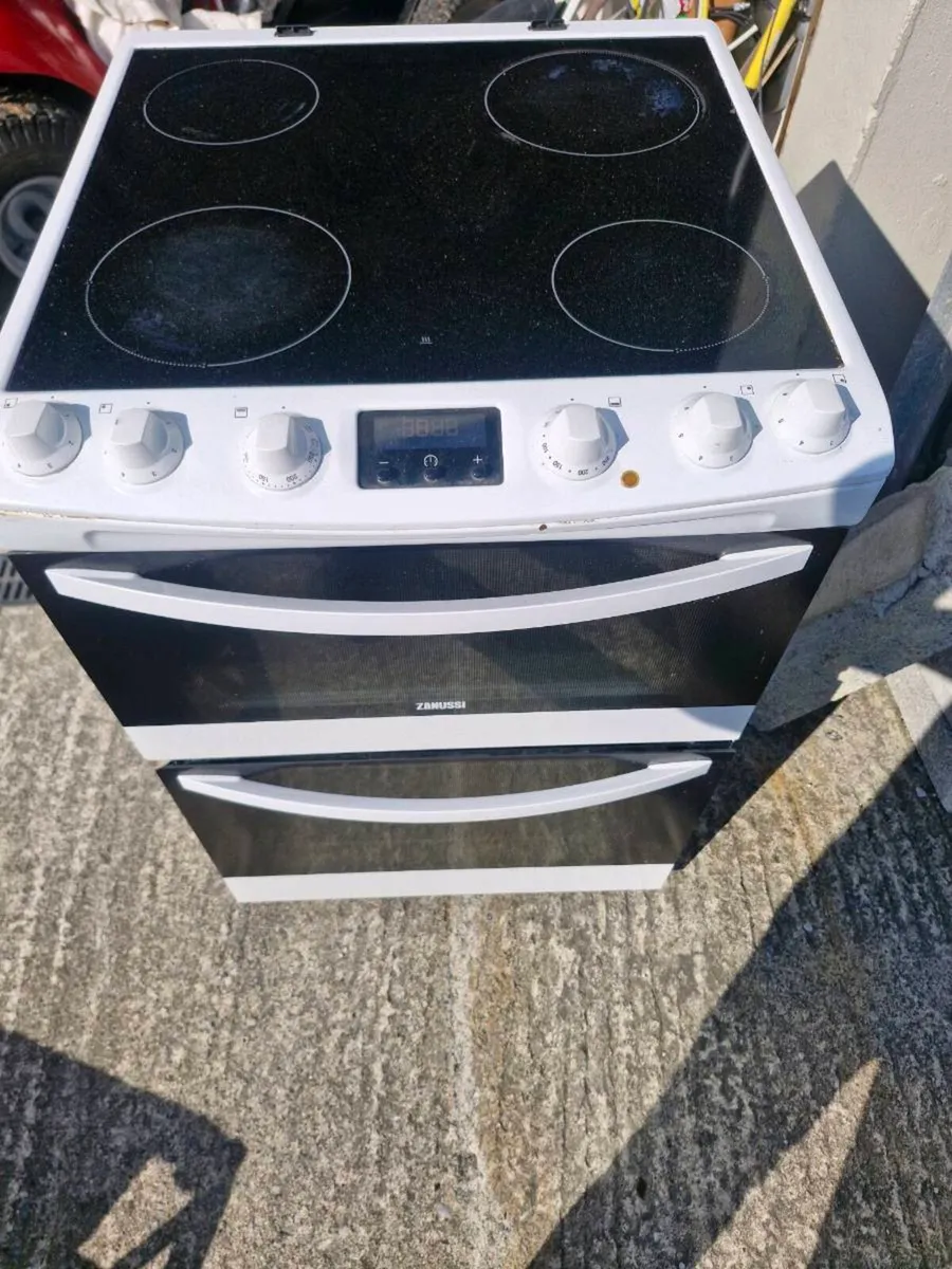 Zanussi 60cm white free-standing cooker - Image 1