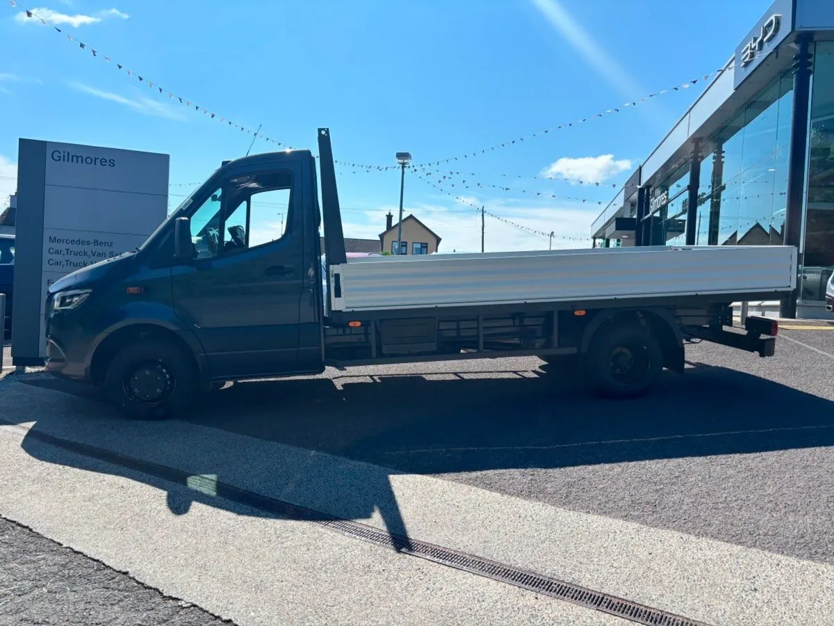 Mercedes-Benz Sprinter 519LWB SELECT AUTO - Image 2
