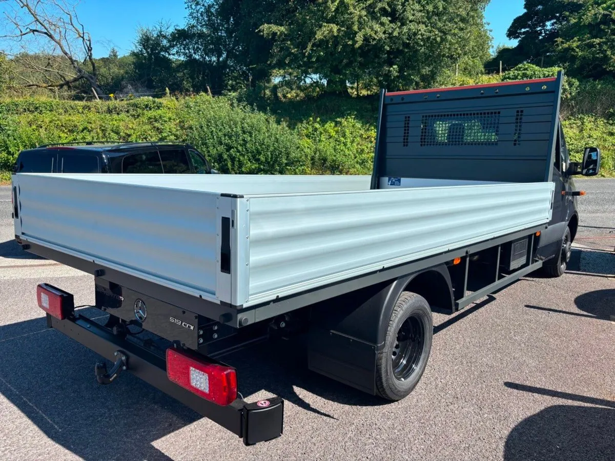 Mercedes-Benz Sprinter 519LWB SELECT AUTO - Image 3