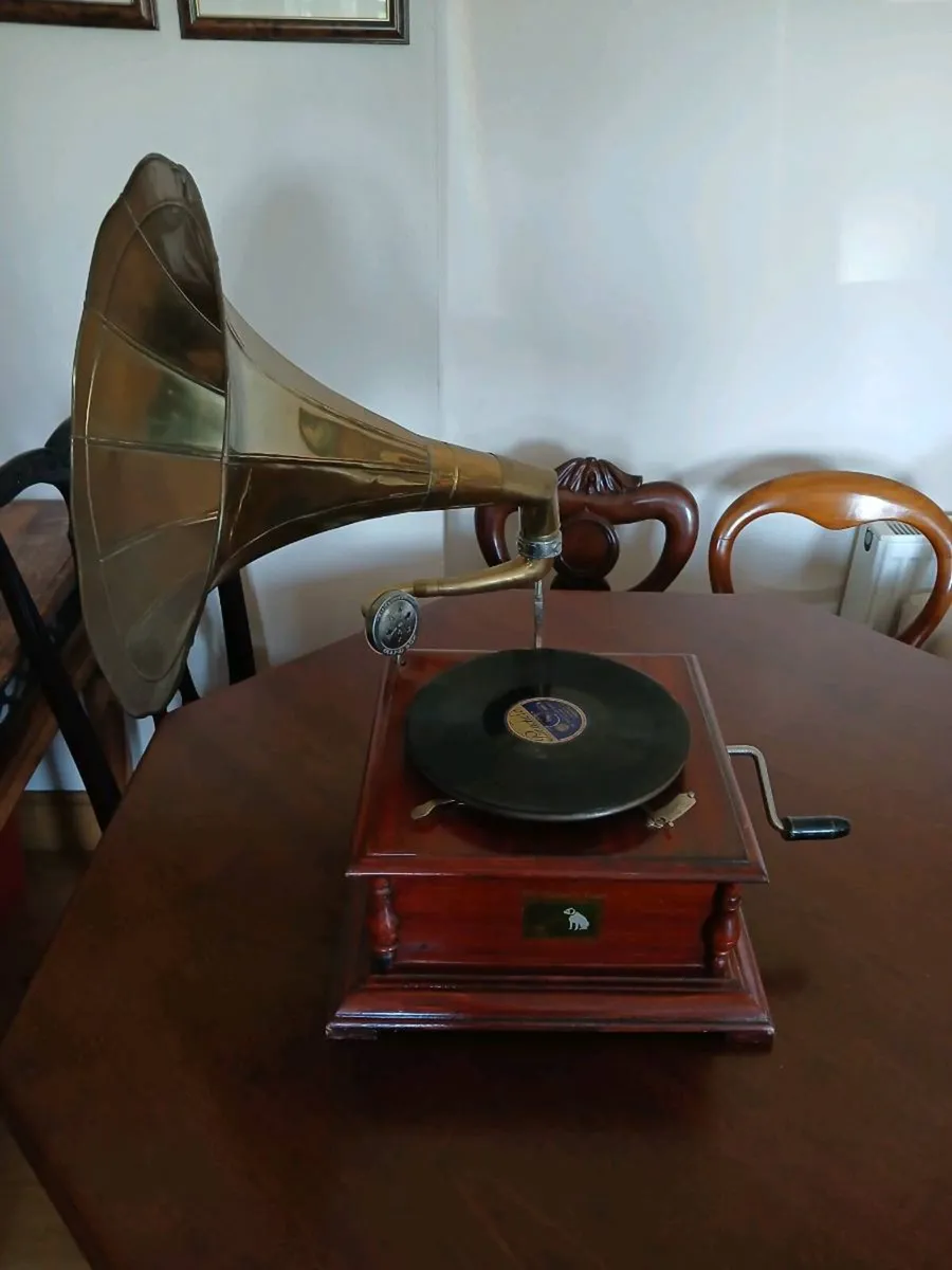 Gramophone - Image 1