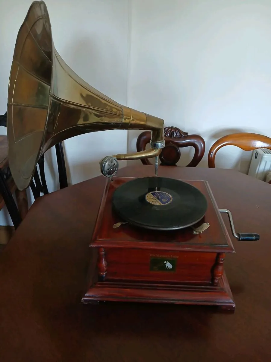Gramophone - Image 3