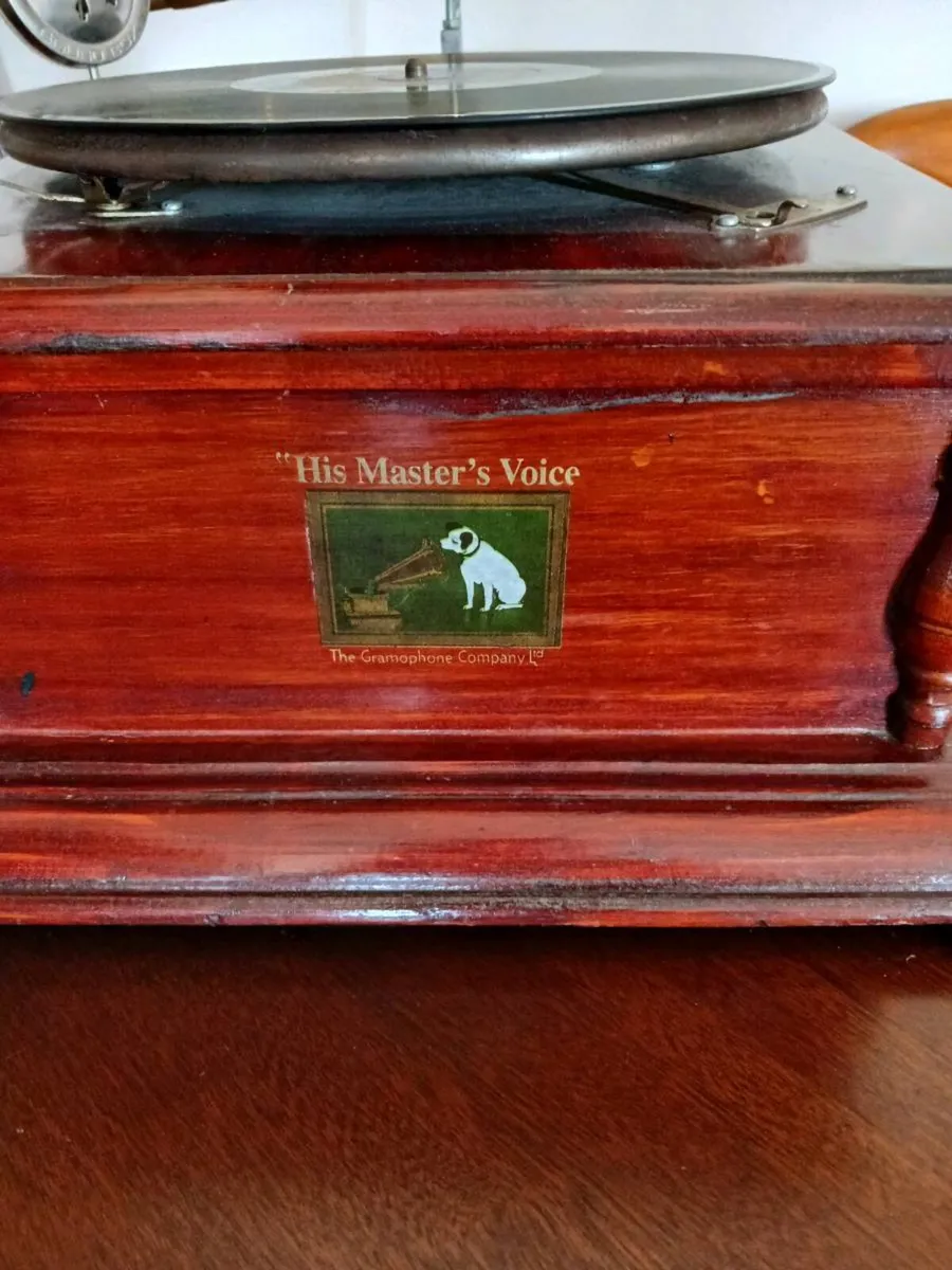 Gramophone - Image 4