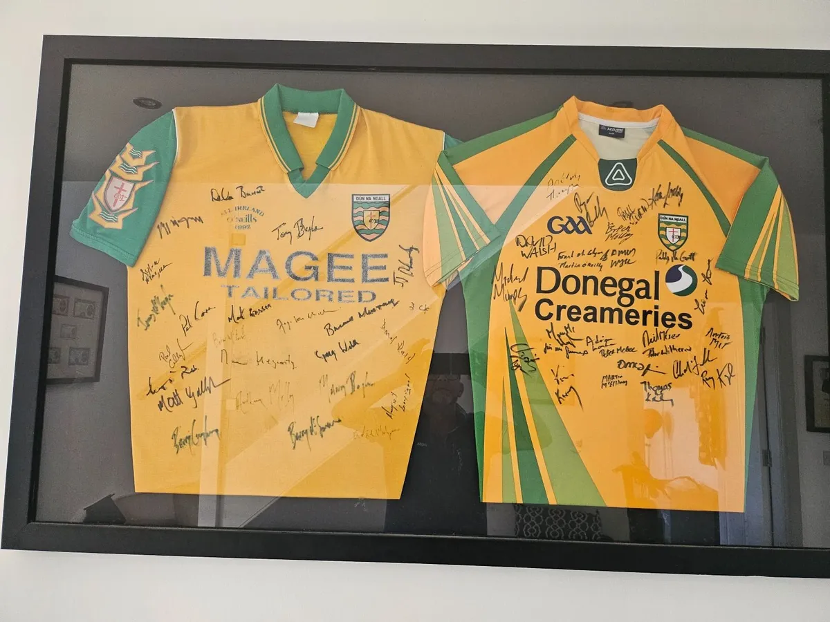 Donegal signed tops - Image 1