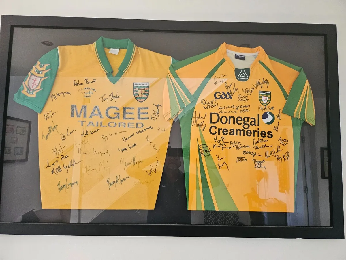 Donegal signed tops - Image 2