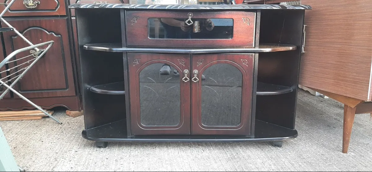 Furniture TV corner unit - Image 1