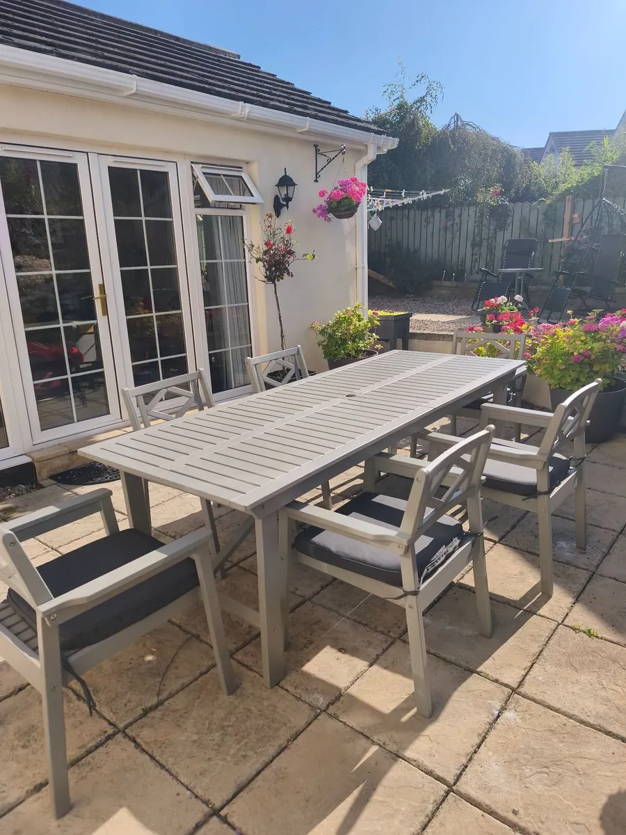 Garden furniture large table & 6 chairs - Image 1
