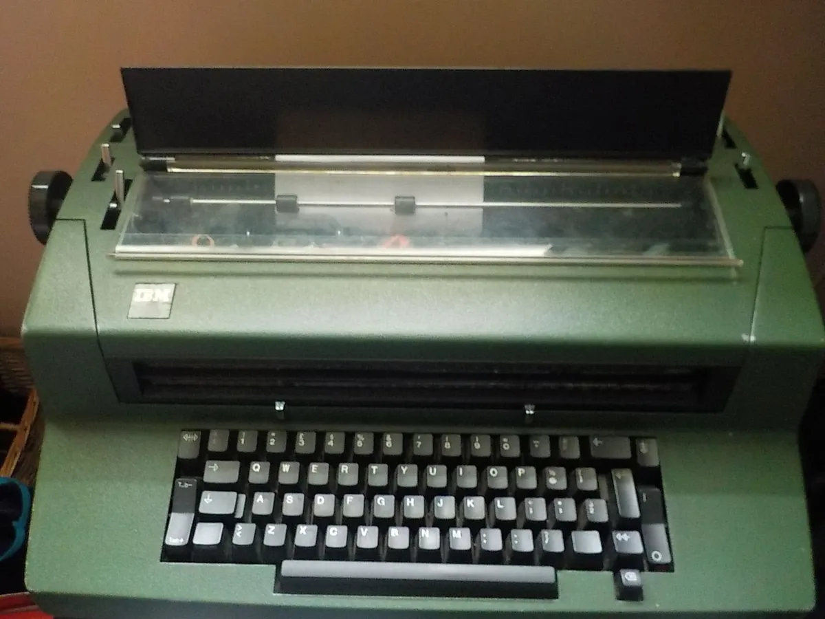 Typewriter IBM golfball Selectric - Image 2