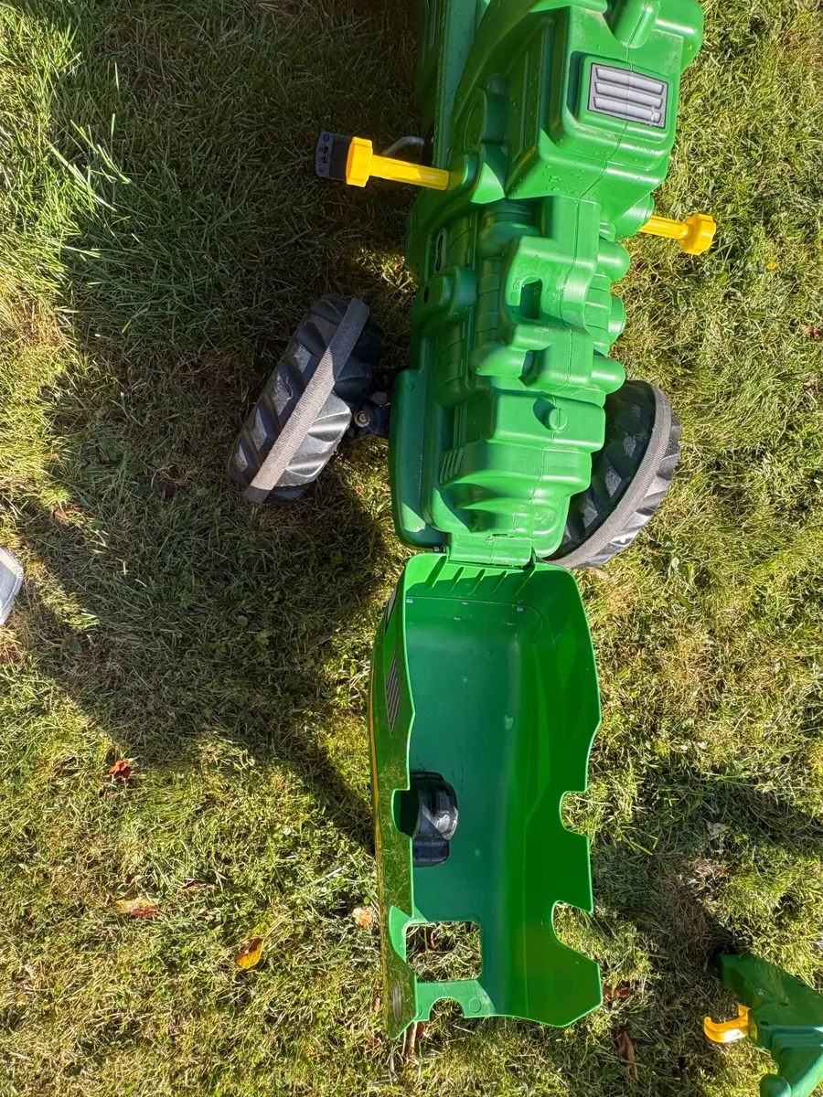 Rolly John Deere large tractor and accessories - Image 4
