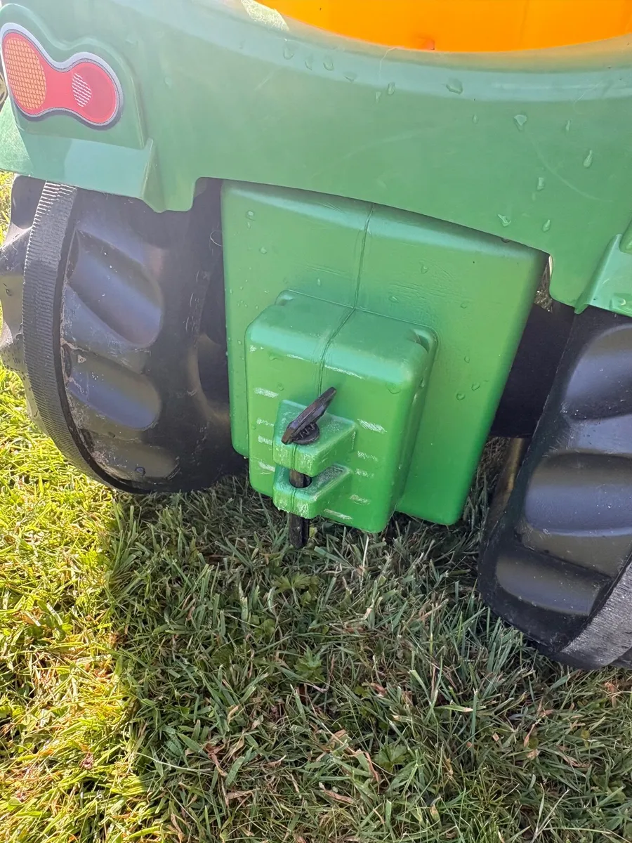 Rolly John Deere large tractor and accessories - Image 2