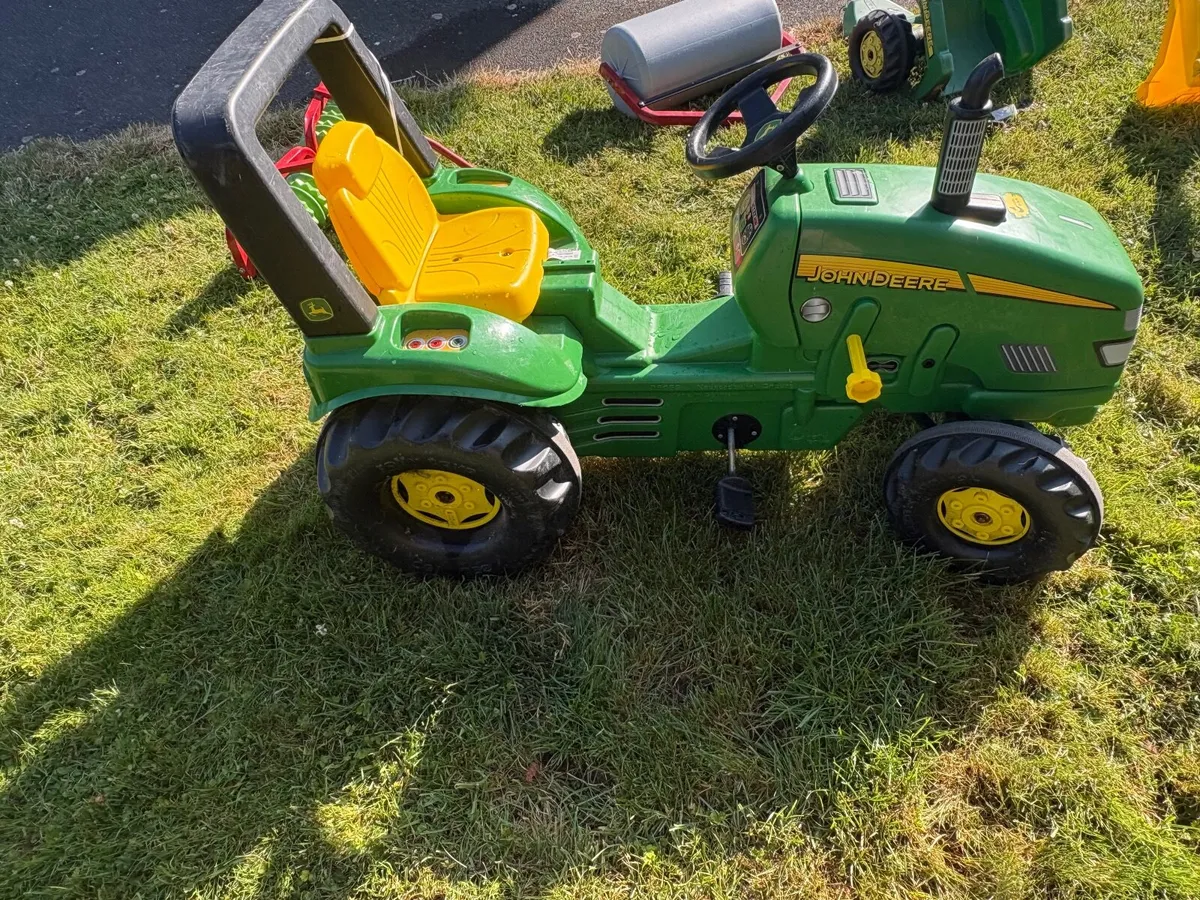 Rolly John Deere large tractor and accessories - Image 3