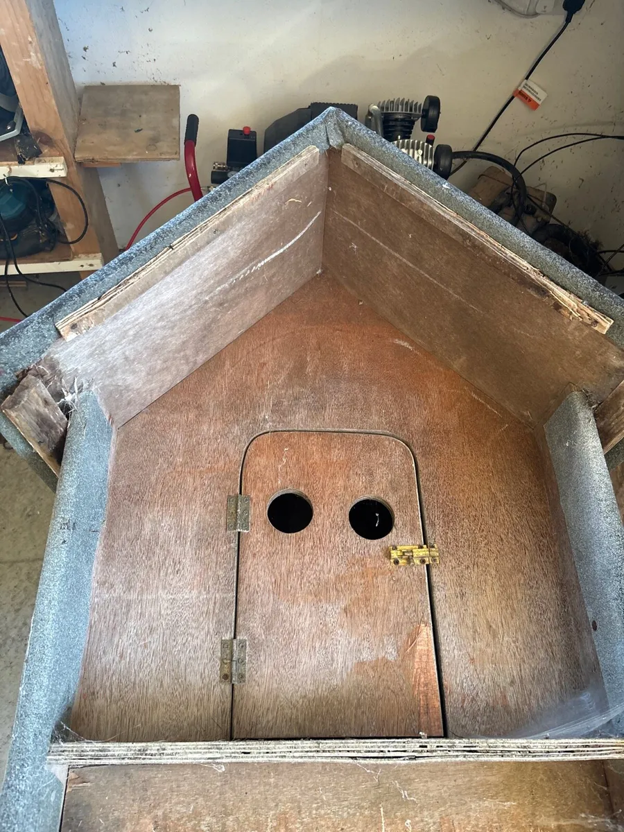 Dog kennel - Image 1