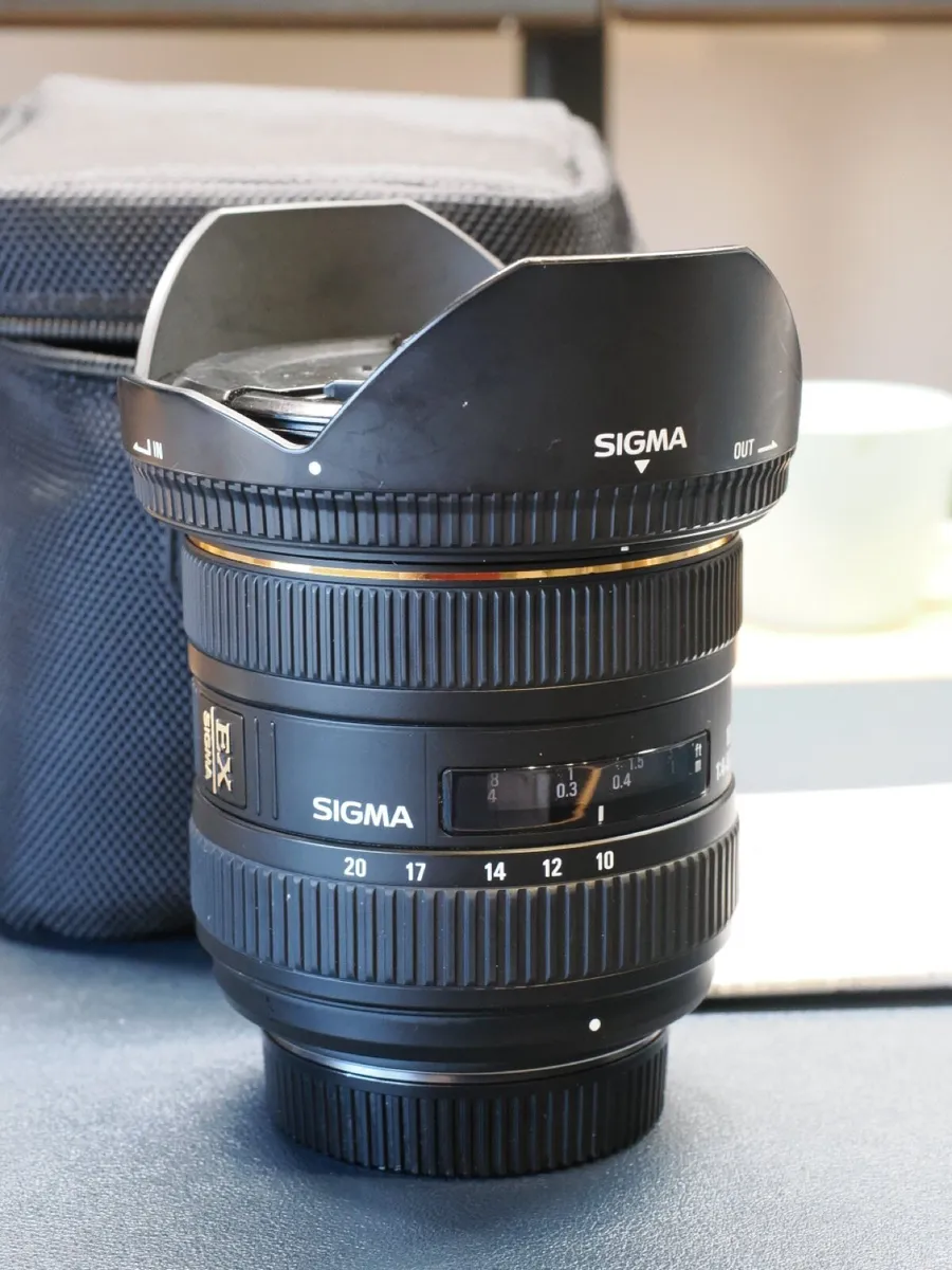 Sigma 10-20 F4-5.6 EX DC HSM Nikon DX +accessories - Image 3