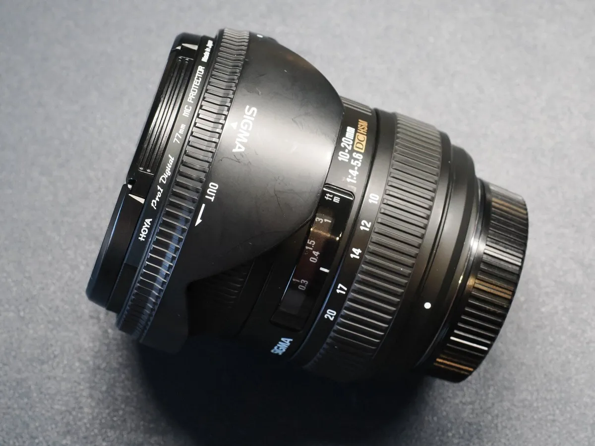 Sigma 10-20 F4-5.6 EX DC HSM Nikon DX +accessories - Image 4