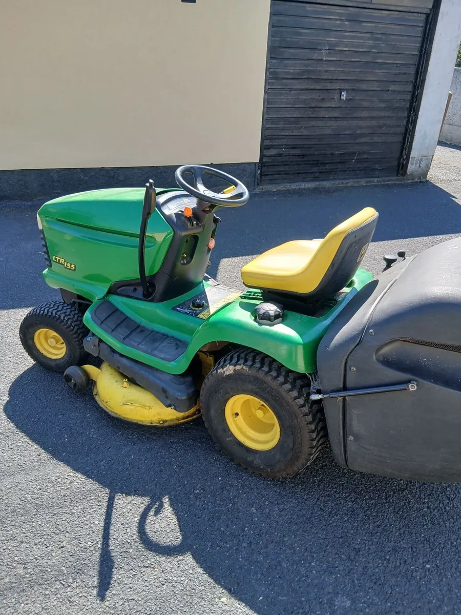 John Deere Ride on mower LTR155 - Image 1