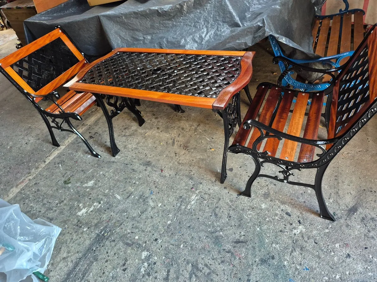 Cast iron Garden table and chairs - Image 1