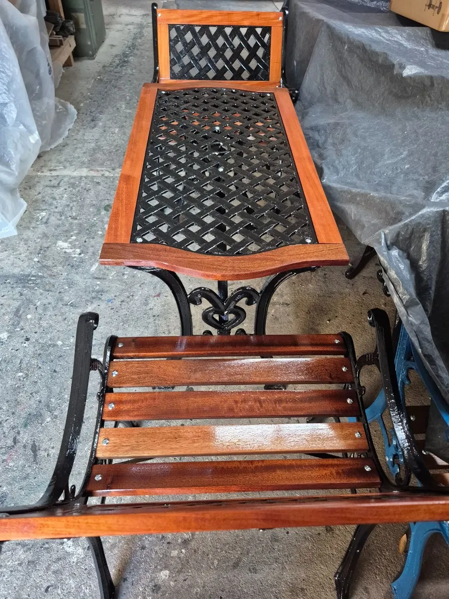 Cast iron Garden table and chairs - Image 2