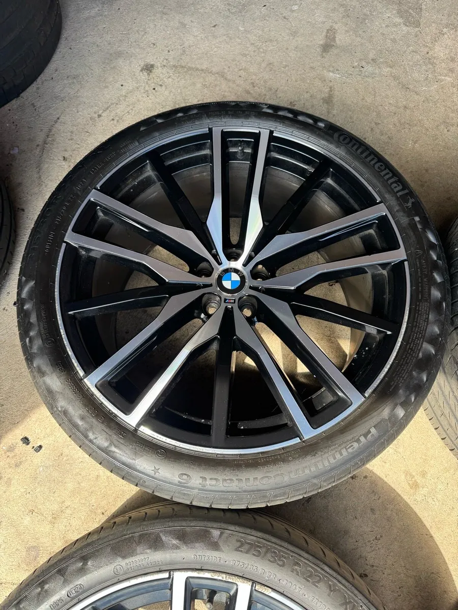 22’ GENUINE BMW X5 ALLOYS & TYRES - Image 2