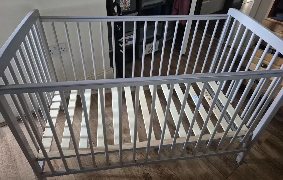 Cot - Image 1