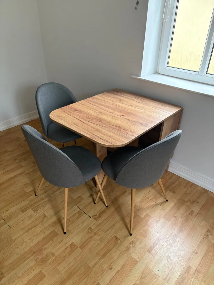 Table and Chairs - Image 1