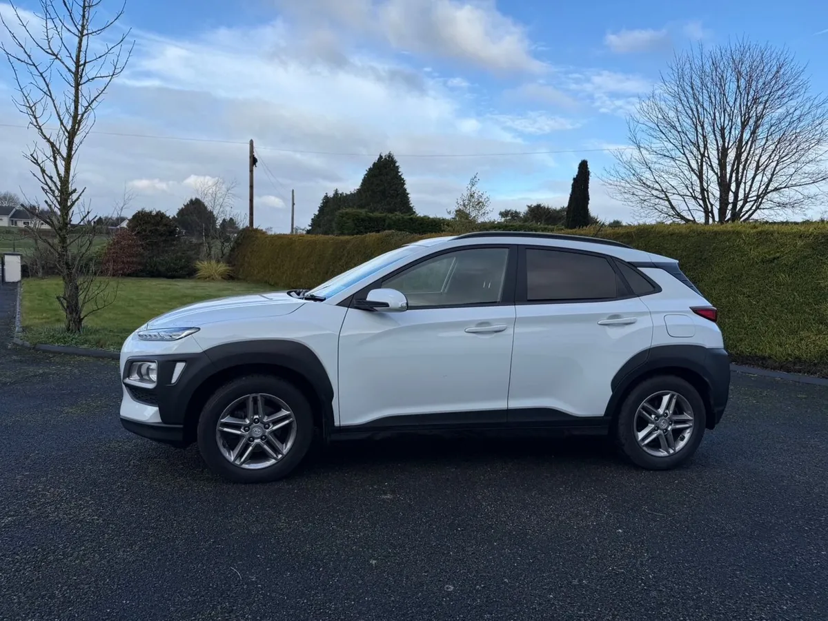 202 Hyundai Kona - 2 owners 118,000 km Commercial - Image 4