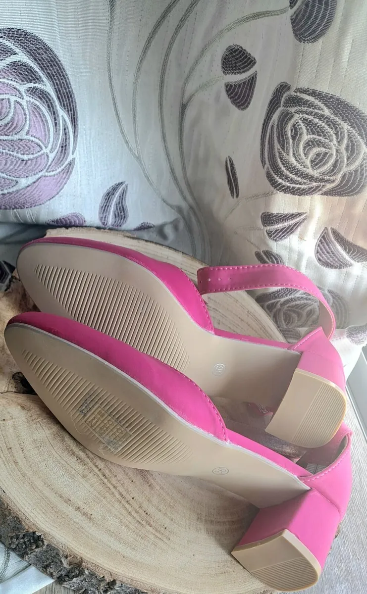 Pink Sandals size 36 - Image 4